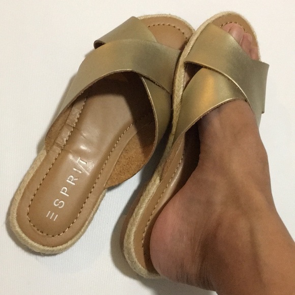 7 items for $25 Size 8 Gold-Esprit Sandal - Picture 8 of 8